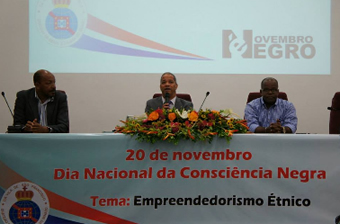 Representantes de entidades culturais lotaram o plenário da Câmara para participar da Sessão Solene em comemoração ao Dia Nacional da Consciência Negra